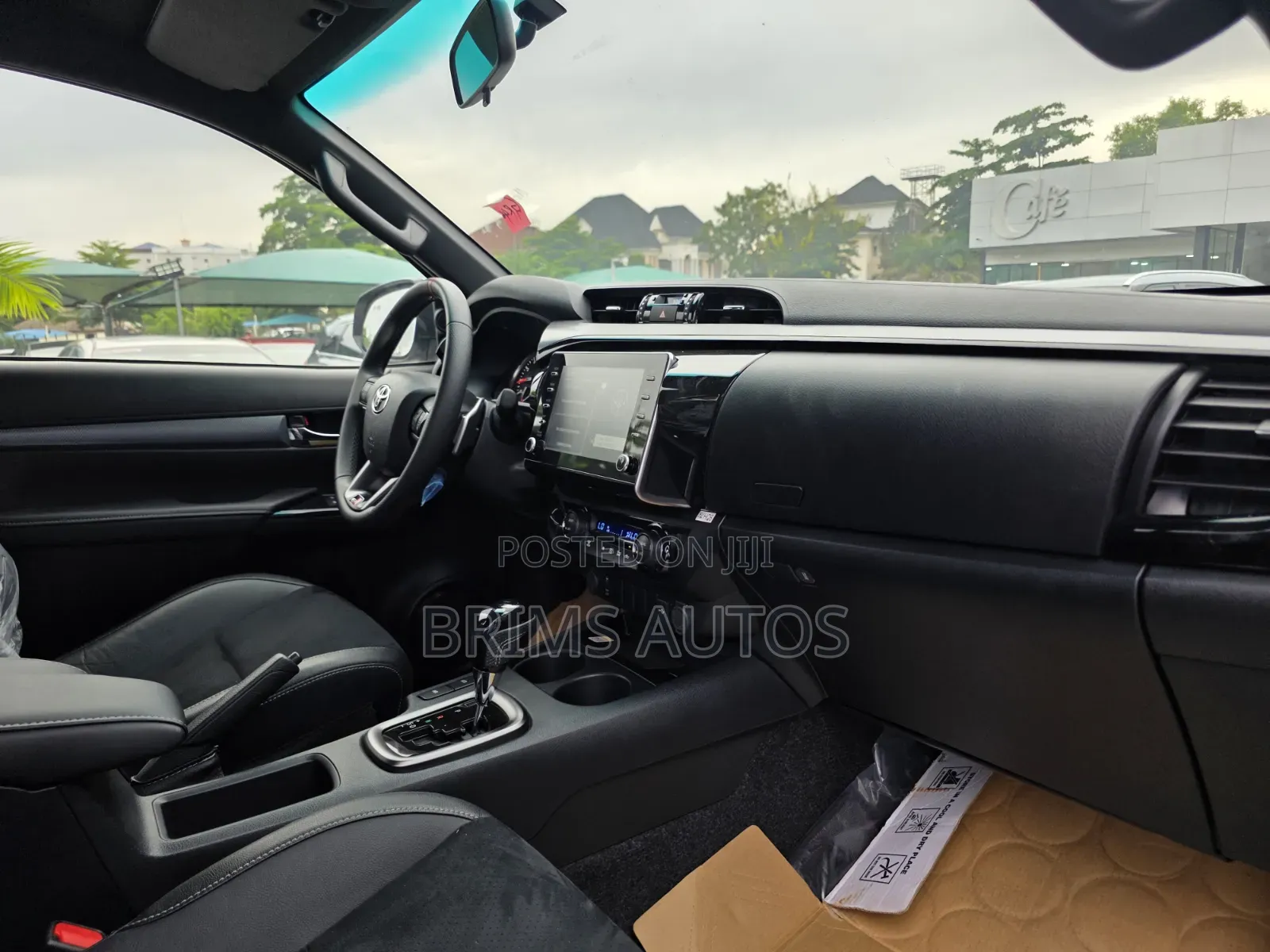 New Toyota Hilux 2025 White