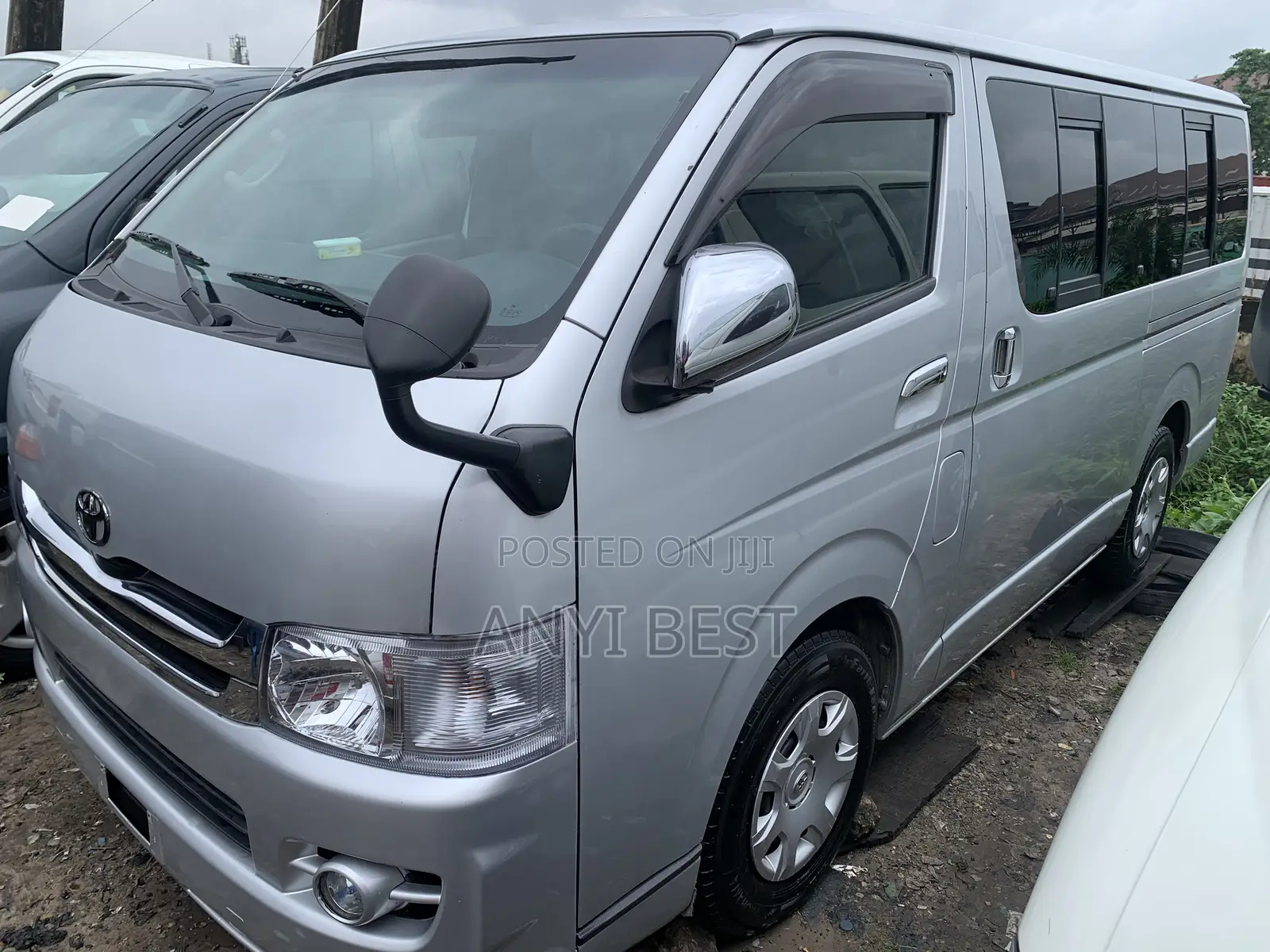 Toyota HiAce 2016 Silver