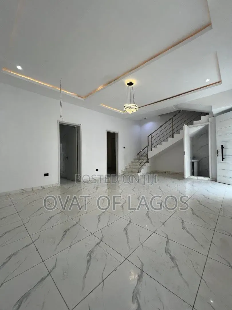 4bdrm Duplex in Ikota Gra for rent