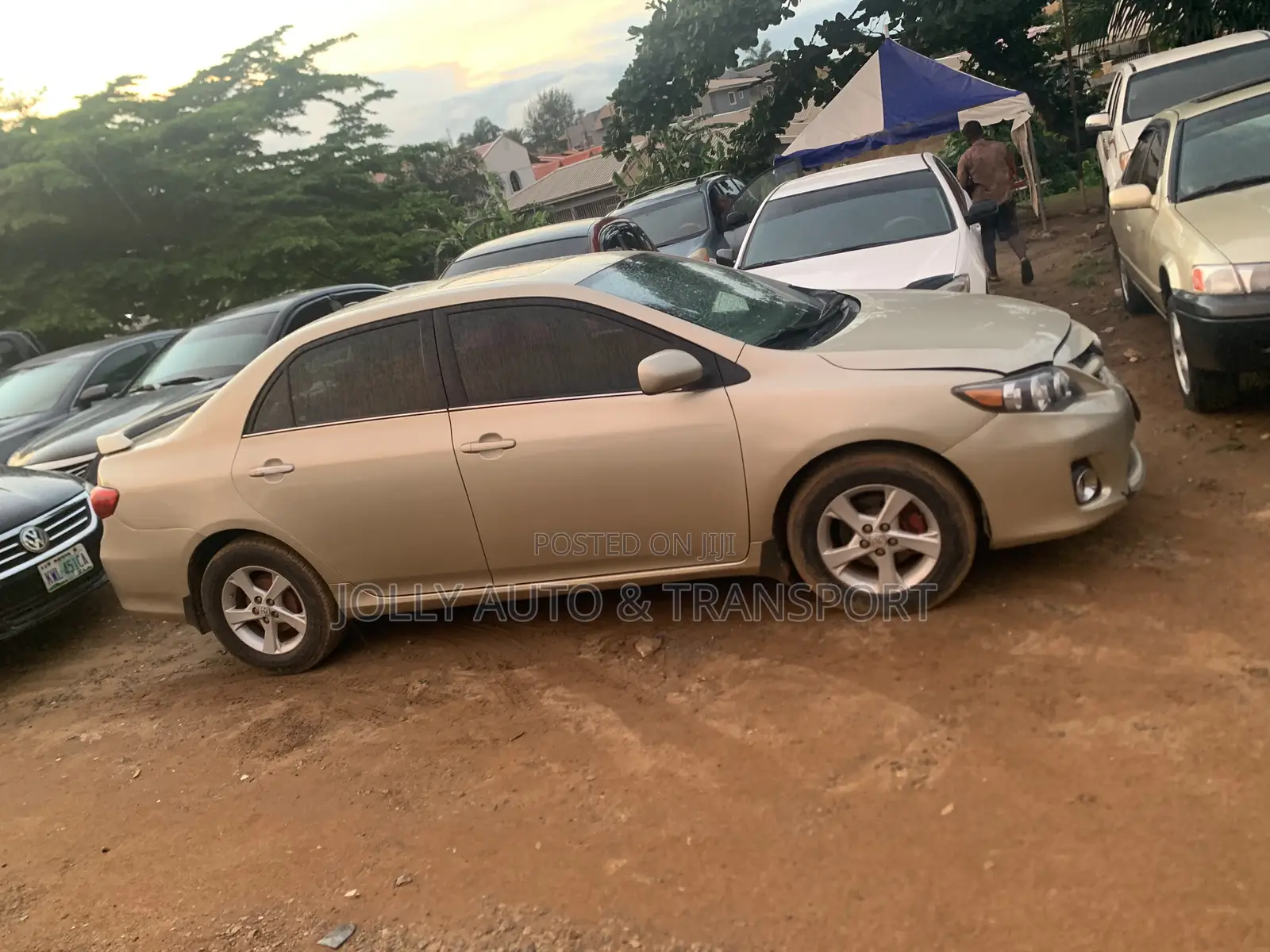 Toyota Corolla LE 4dr Sedan (1.8L 4cyl 4A) 2012 Gold