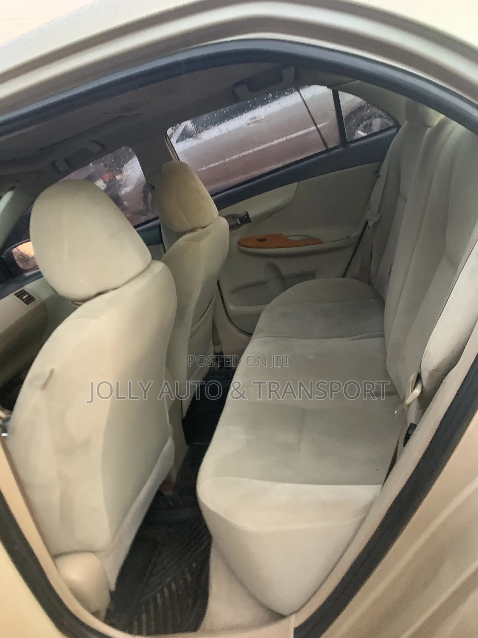 Toyota Corolla LE 4dr Sedan (1.8L 4cyl 4A) 2012 Gold