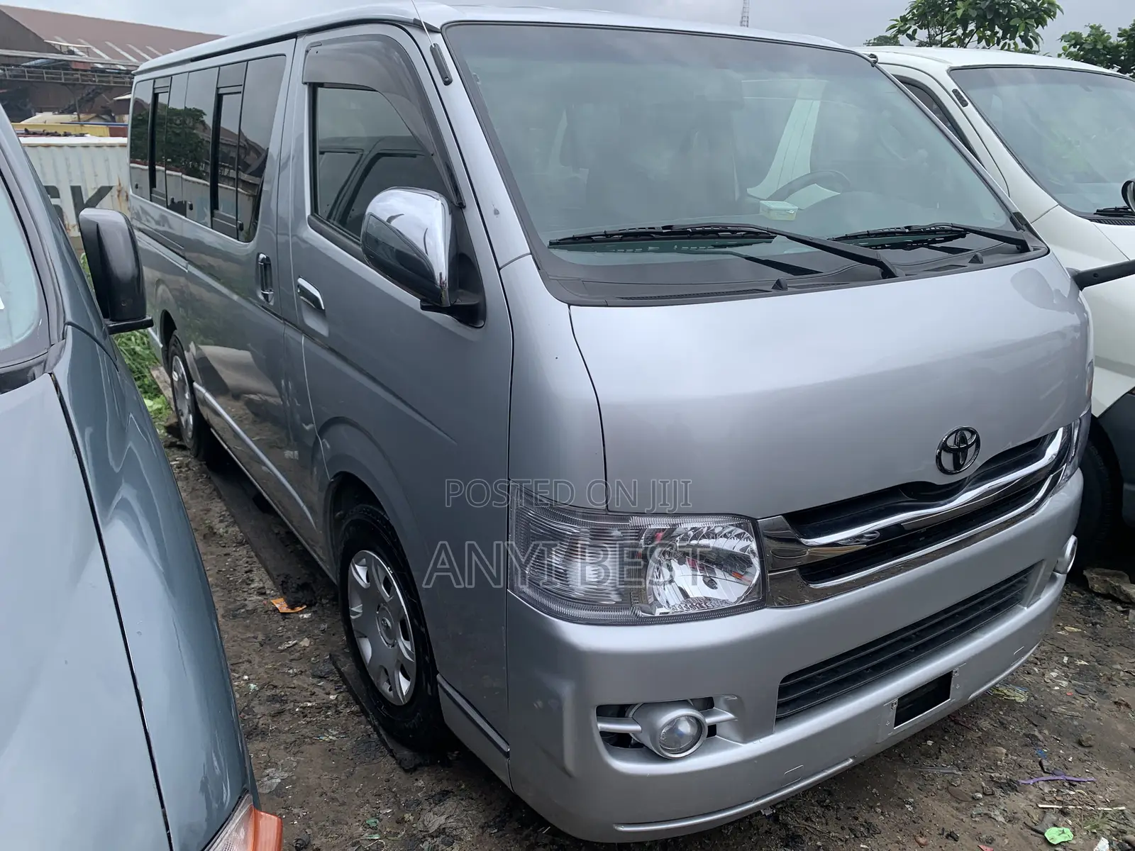 Toyota HiAce 2016 Silver