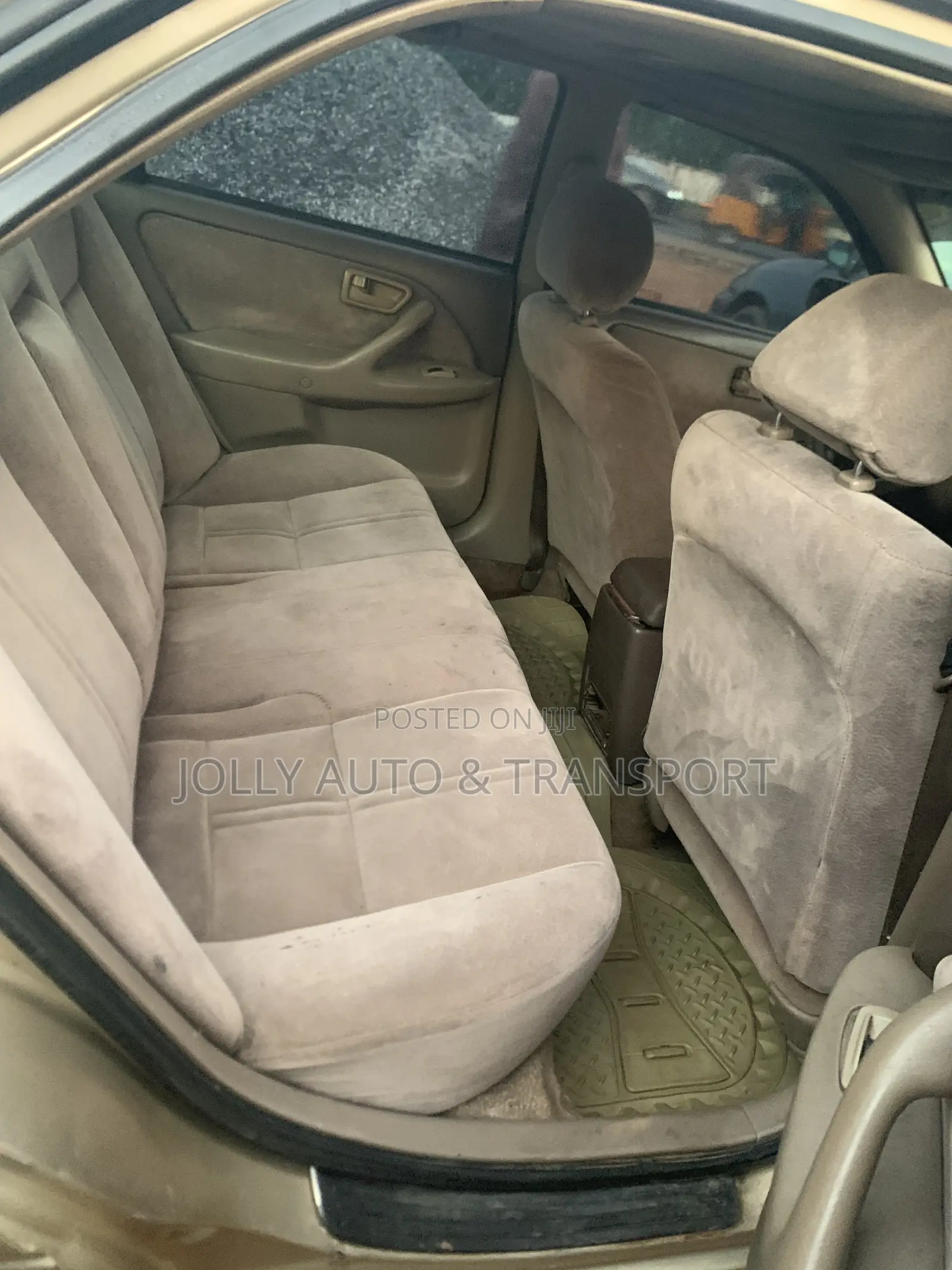 Toyota Camry LE 4dr Sedan (2.4L 4cyl 5M) 2002 Gold