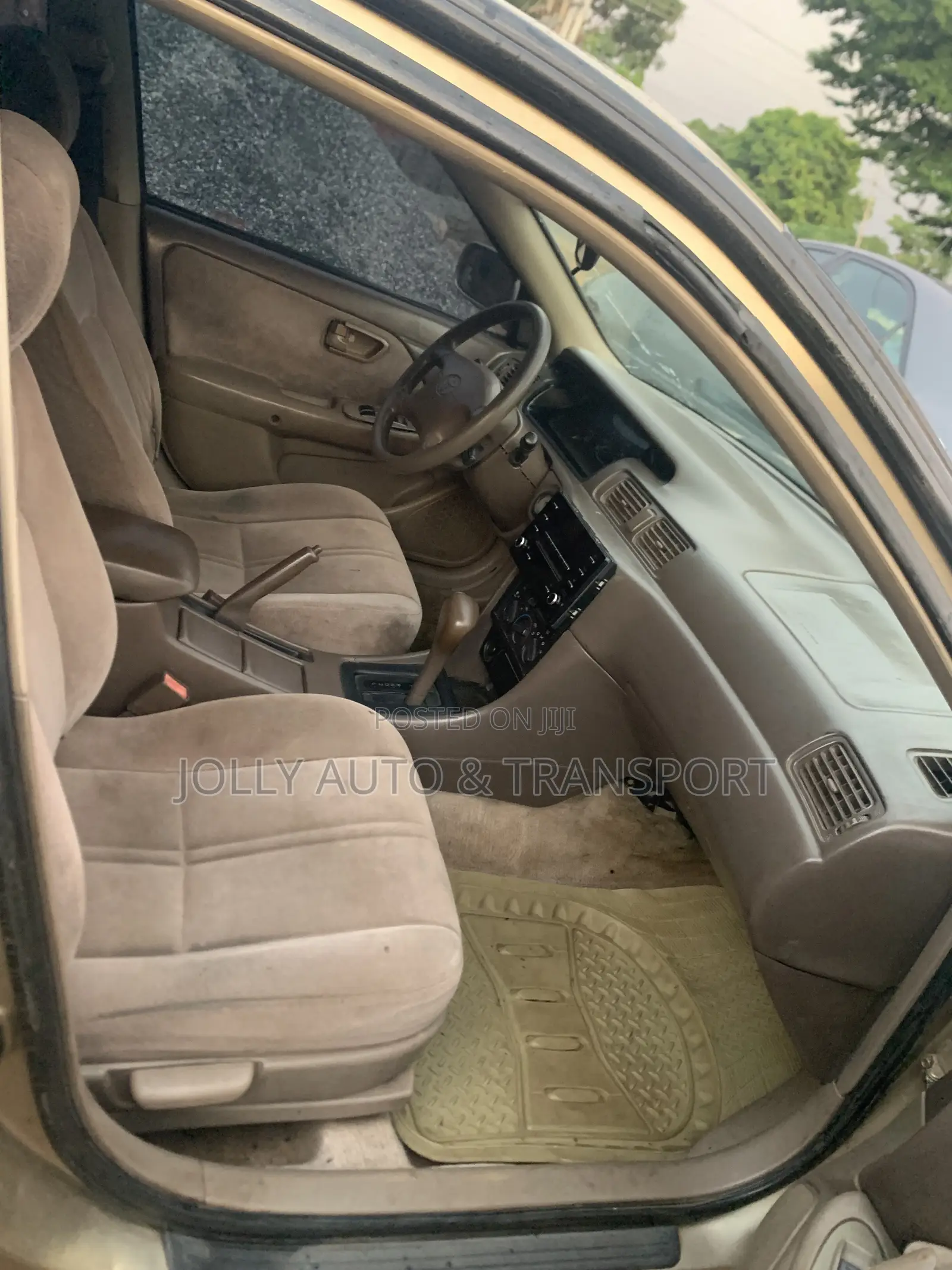 Toyota Camry LE 4dr Sedan (2.4L 4cyl 5M) 2002 Gold