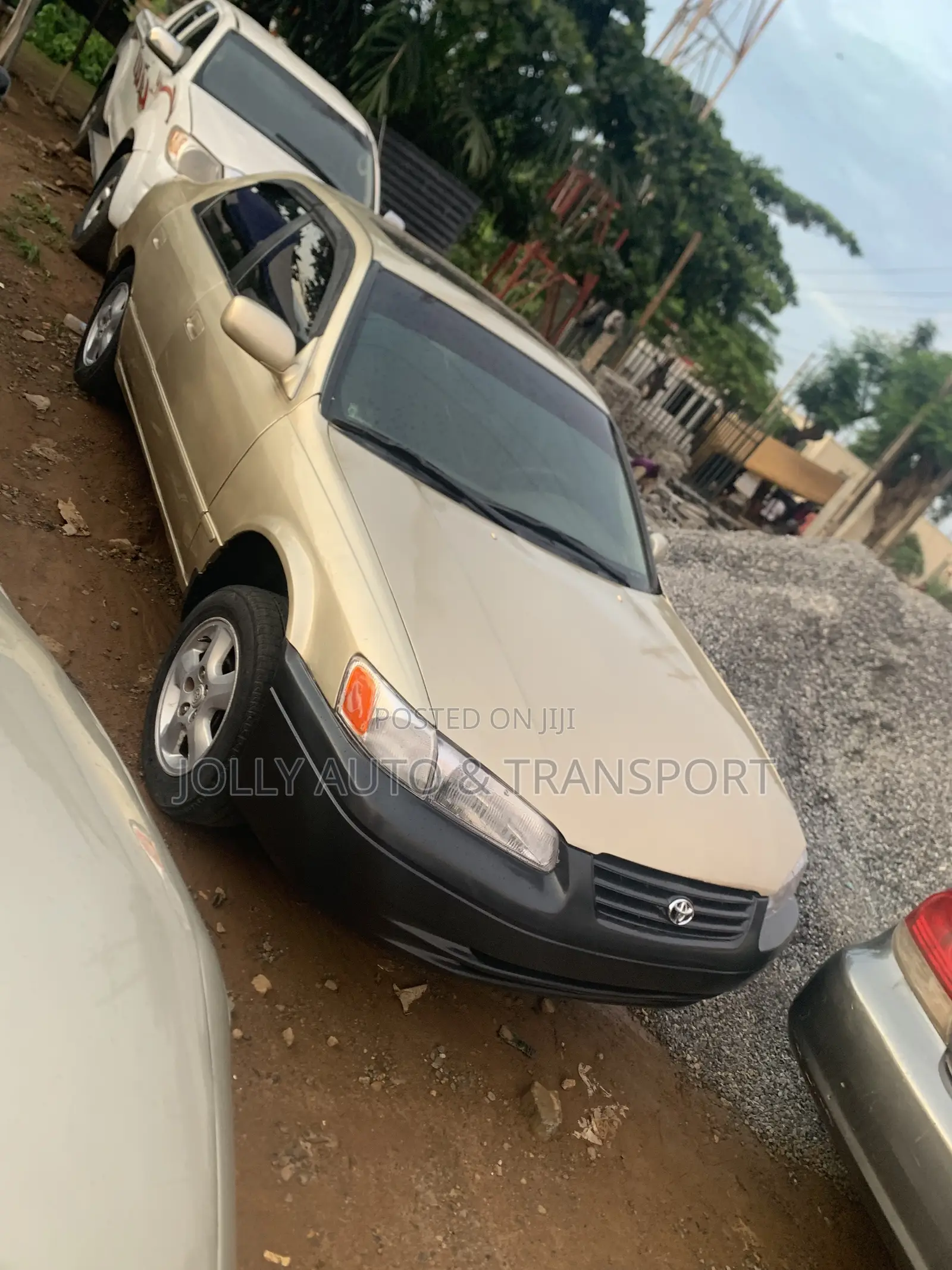 Toyota Camry LE 4dr Sedan (2.4L 4cyl 5M) 2002 Gold