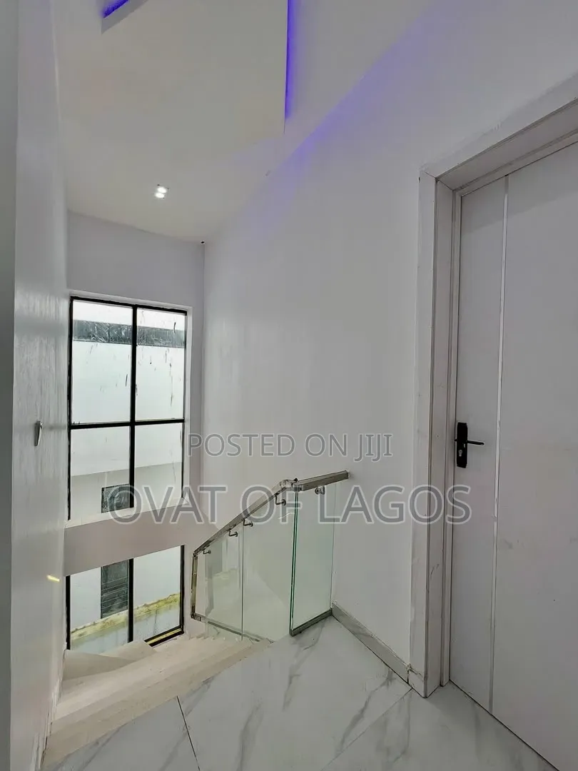 4bdrm Duplex in Chevron Tollgate for sale