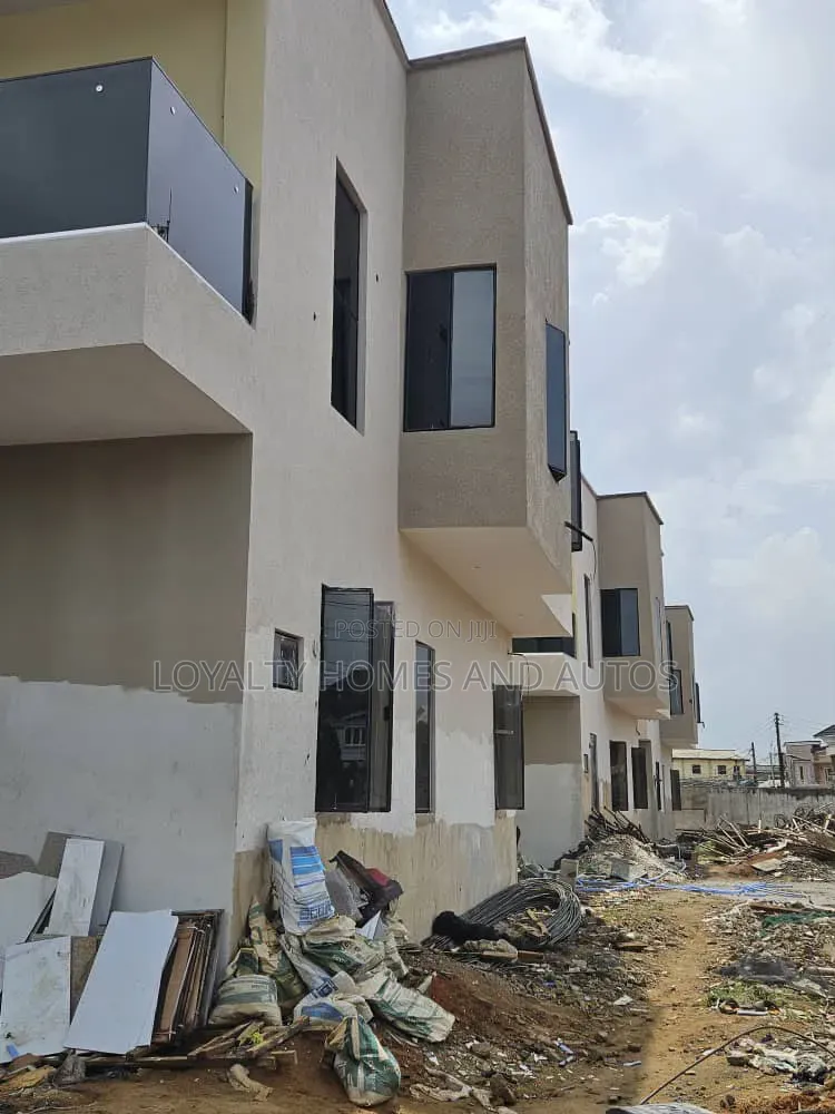 4bdrm Duplex in Adeniyi Jones for sale