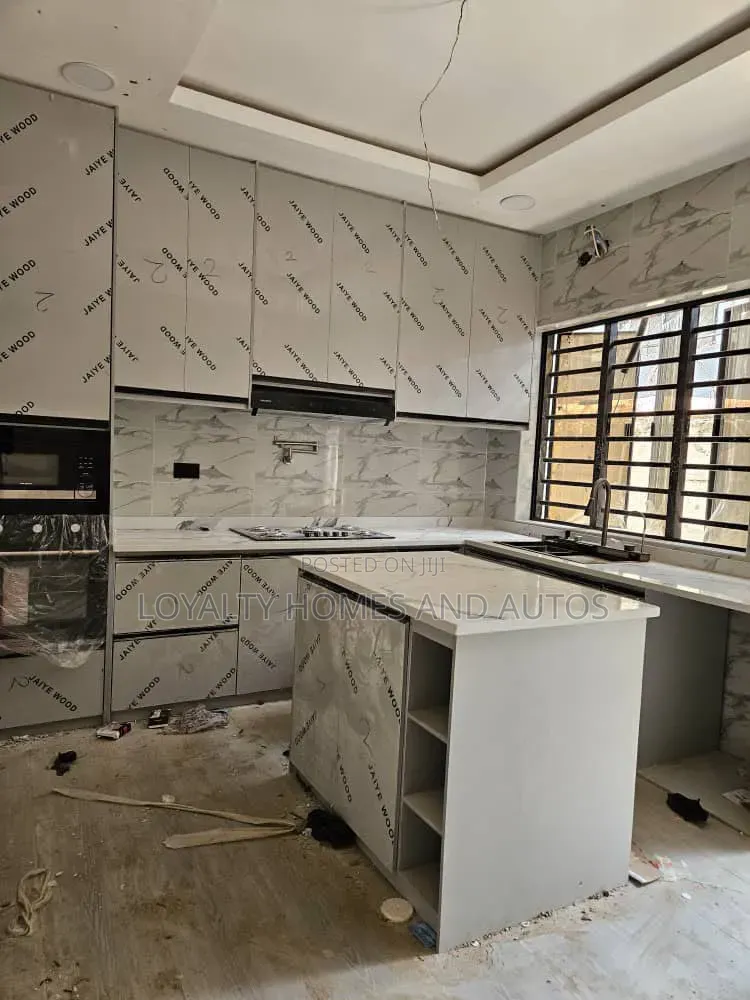 4bdrm Duplex in Adeniyi Jones for sale