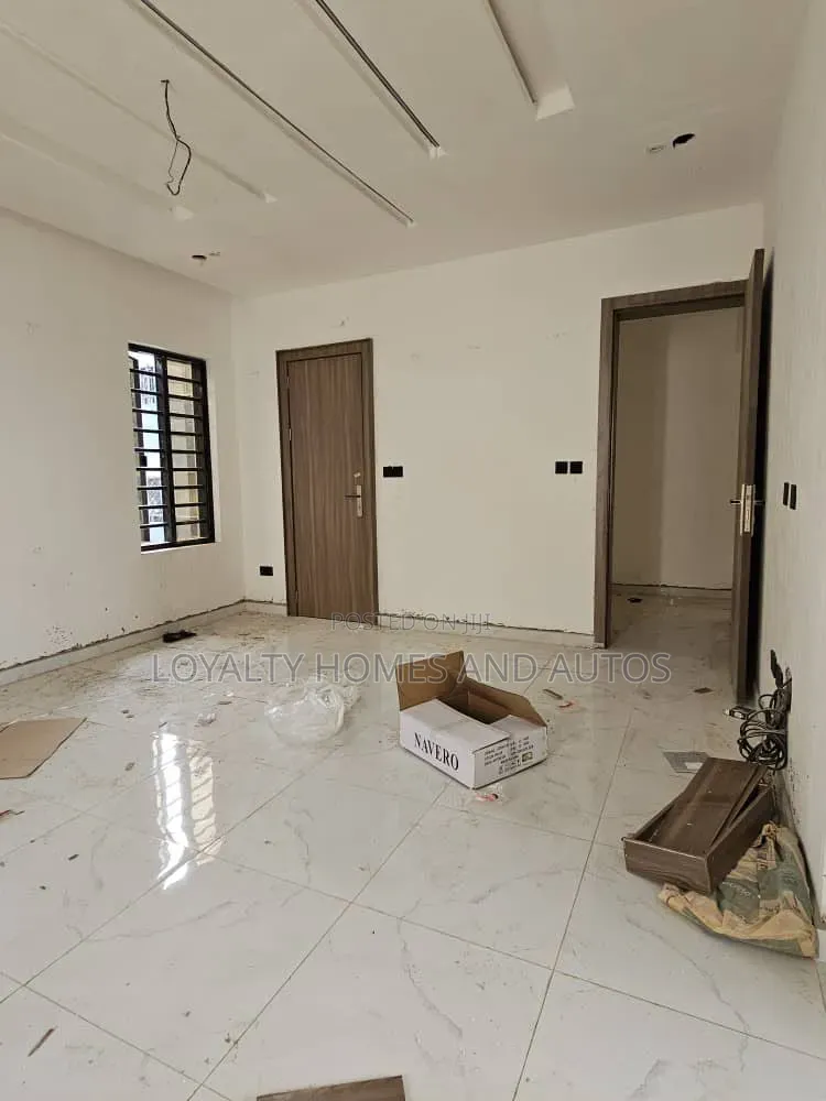 4bdrm Duplex in Adeniyi Jones for sale