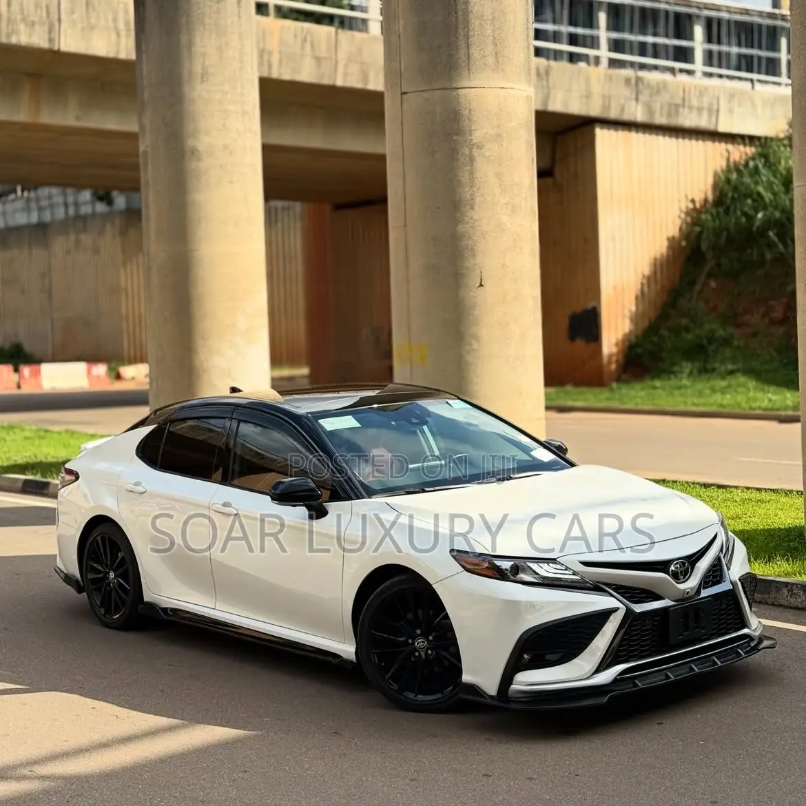 Toyota Camry XSE V6 2021 White