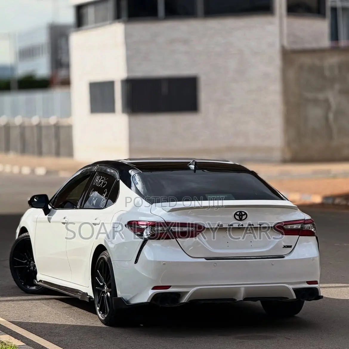 Toyota Camry XSE V6 2021 White