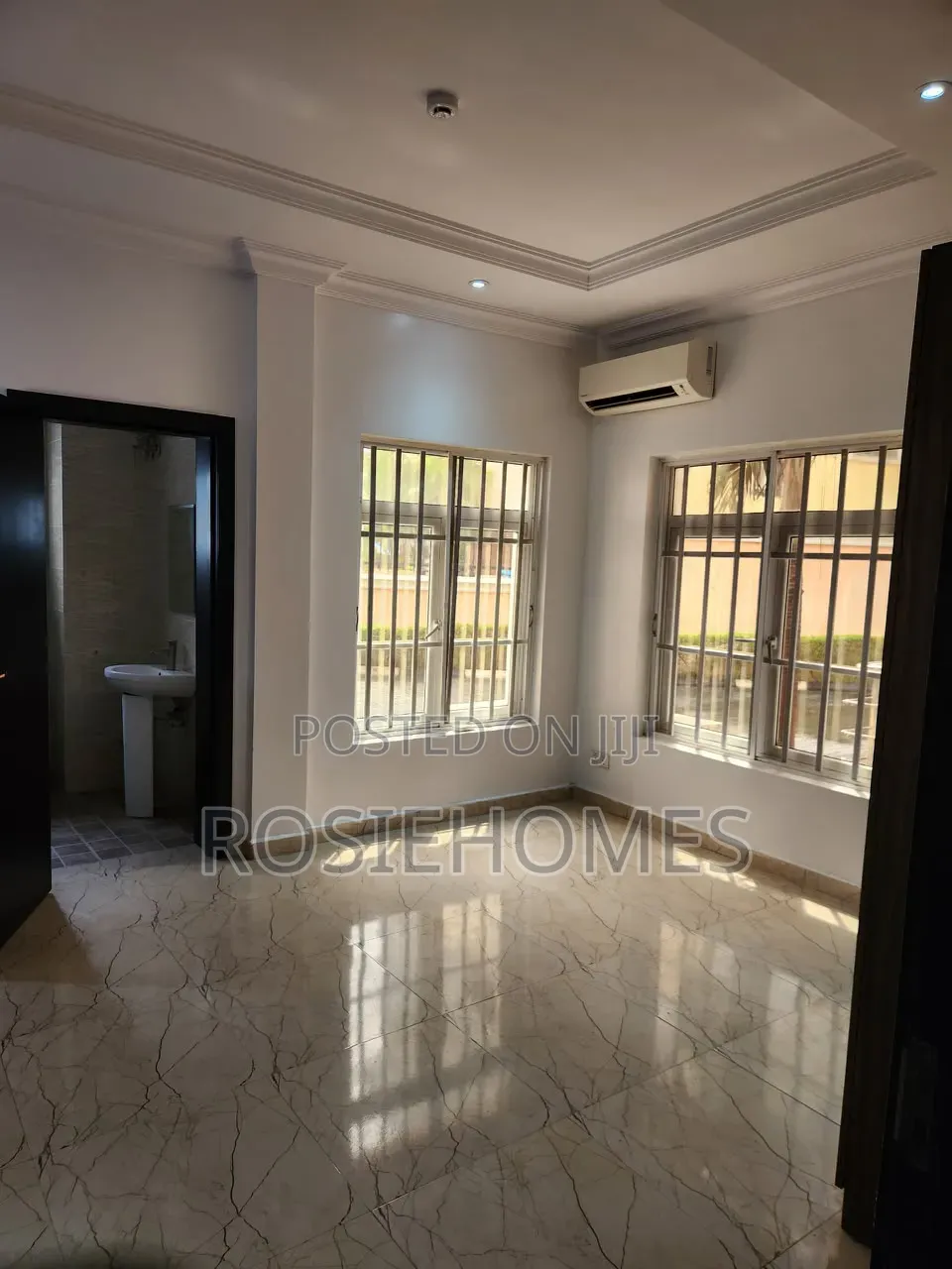 3bdrm Block of Flats in Parkview Estate for rent