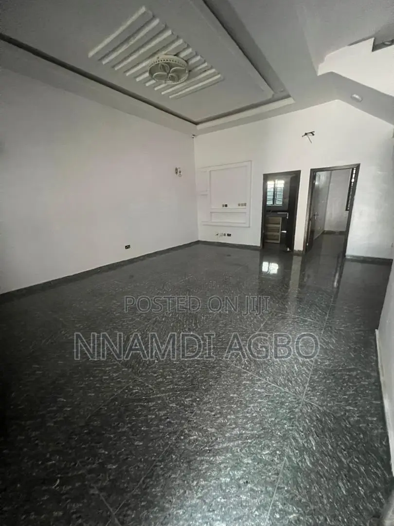 1bdrm Apartment in Chevron for rent