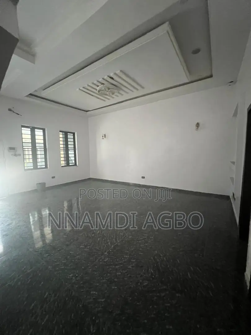 1bdrm Apartment in Chevron for rent