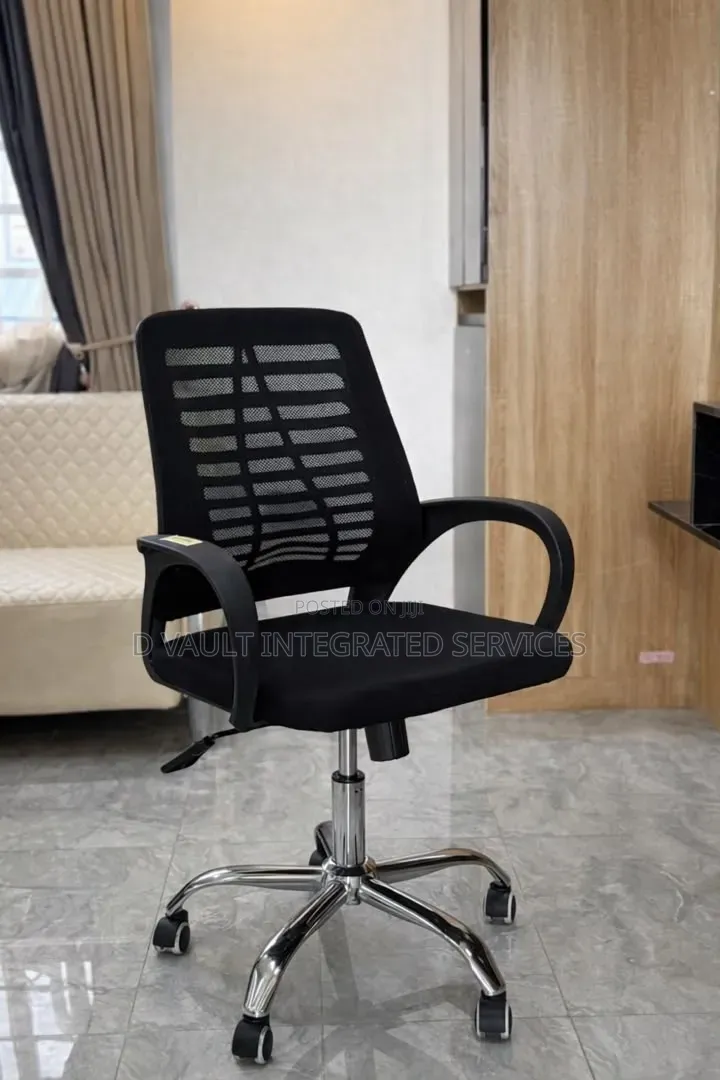Office Chair/Swivel Chair.