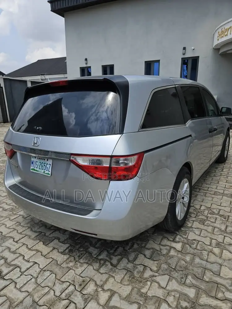 Honda Odyssey 2011 Silver