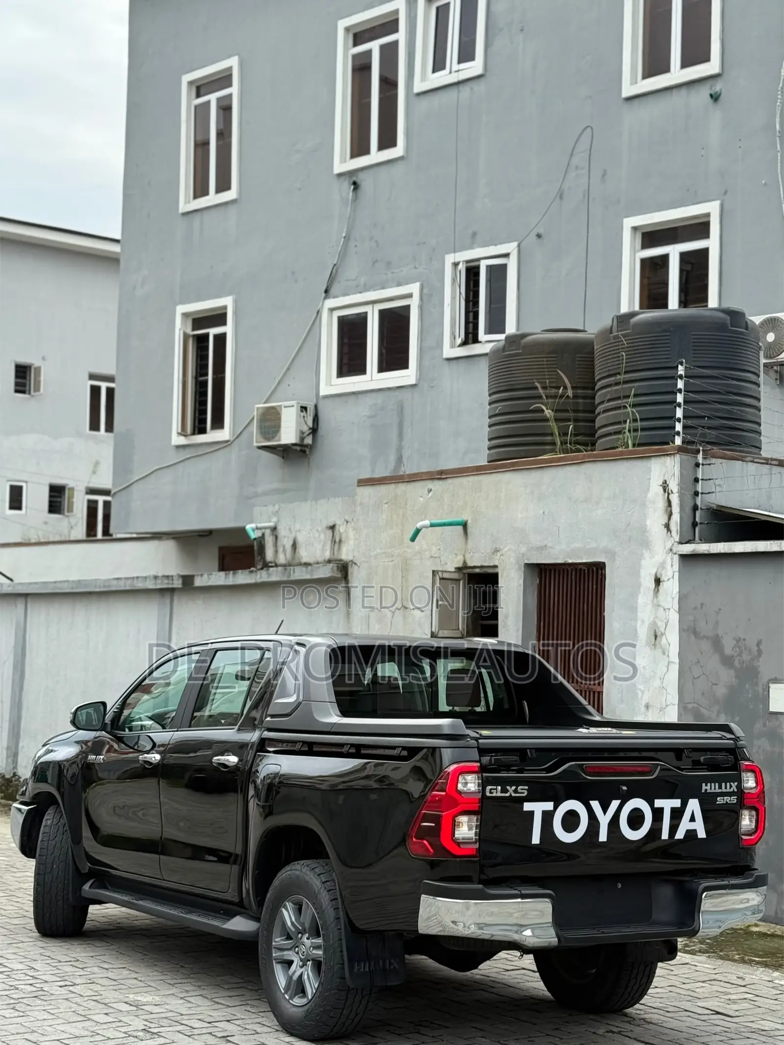 Toyota Hilux 2022 Black