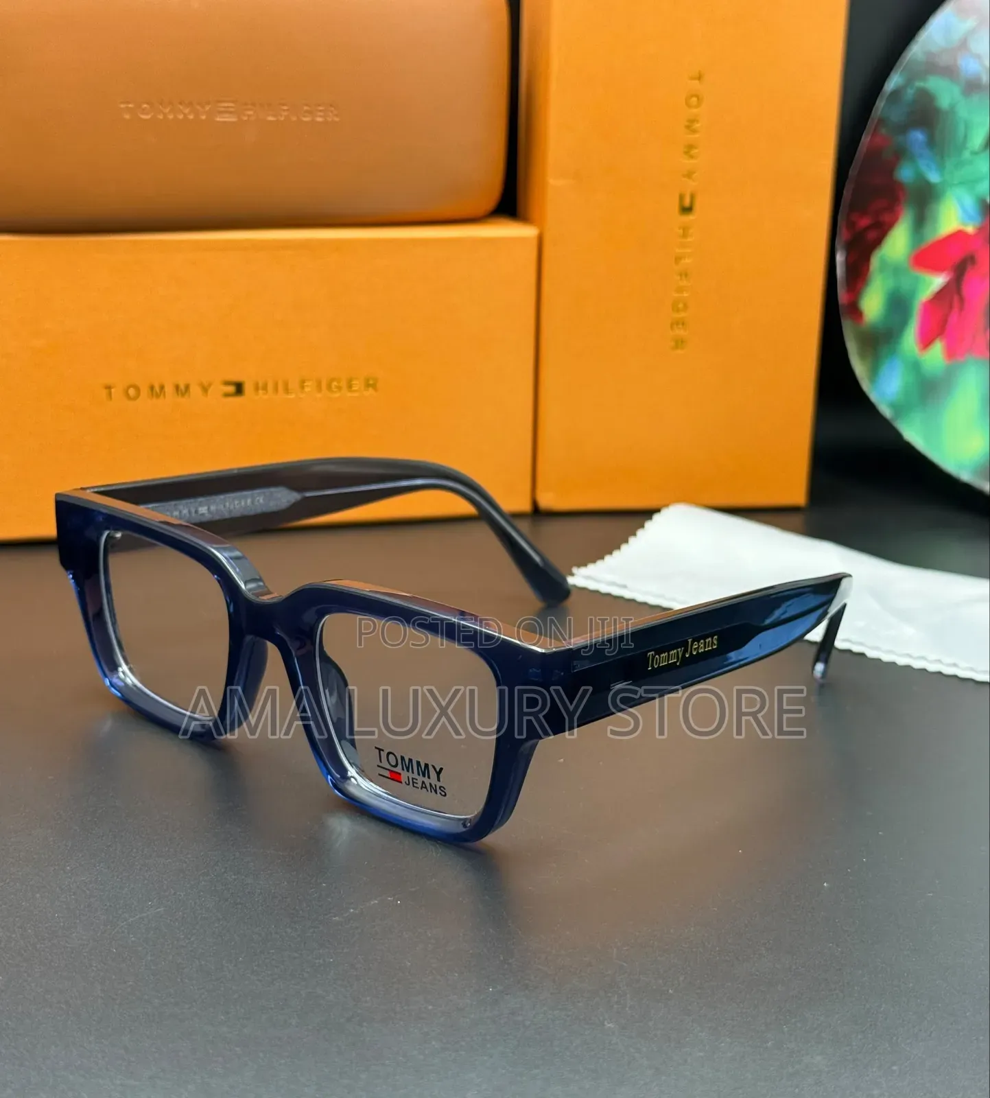 Tommy Hilfiger Luxury Designer Glasses – Stylish Premium Quality