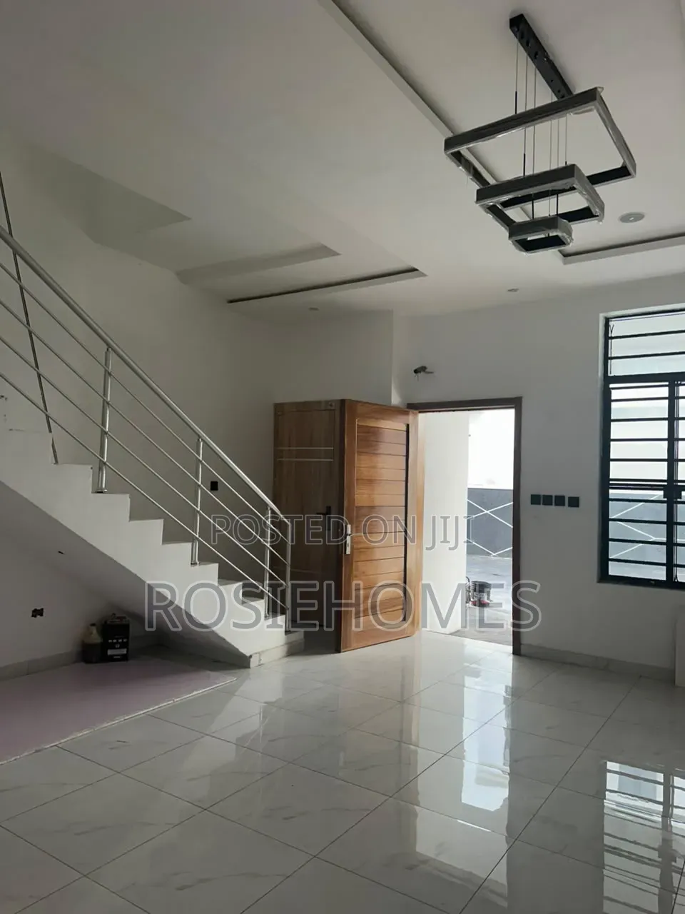 3bdrm Duplex in Chevron for rent