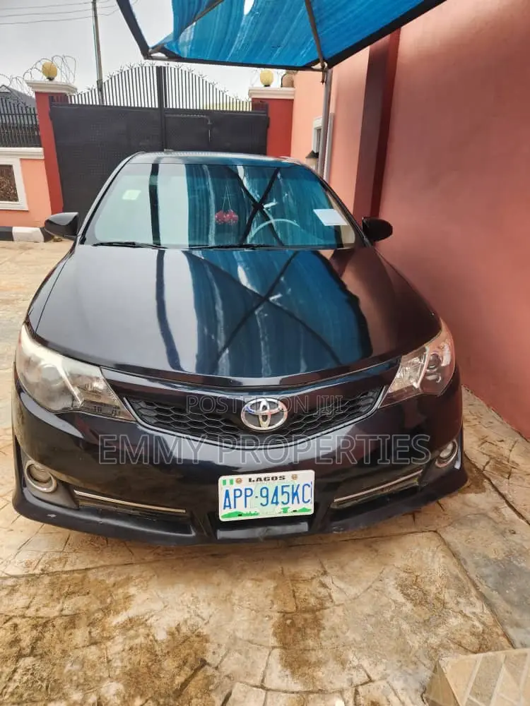 Toyota Camry SE 4dr Sedan (2.5L 4cyl 6A) 2013 Black