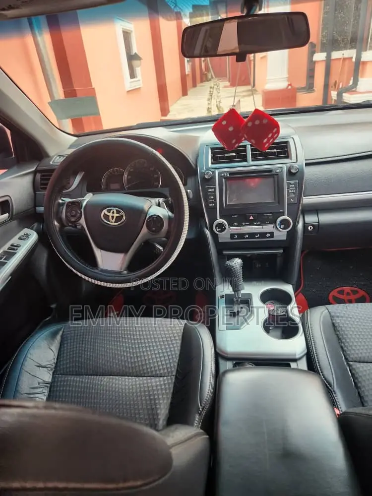 Toyota Camry SE 4dr Sedan (2.5L 4cyl 6A) 2013 Black
