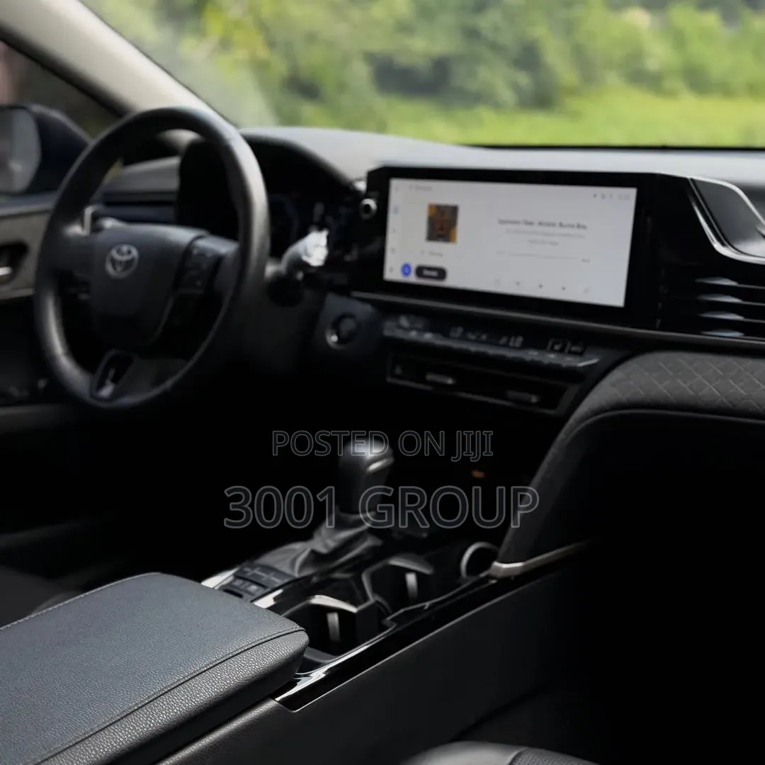 Toyota Camry 2025 Gray