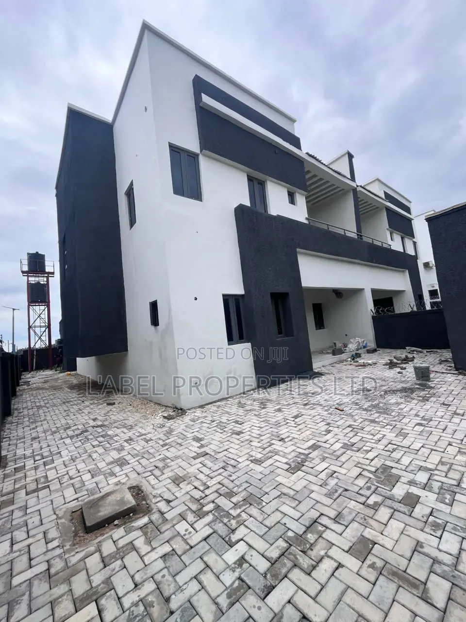 4bdrm Duplex in Galadimawa for sale