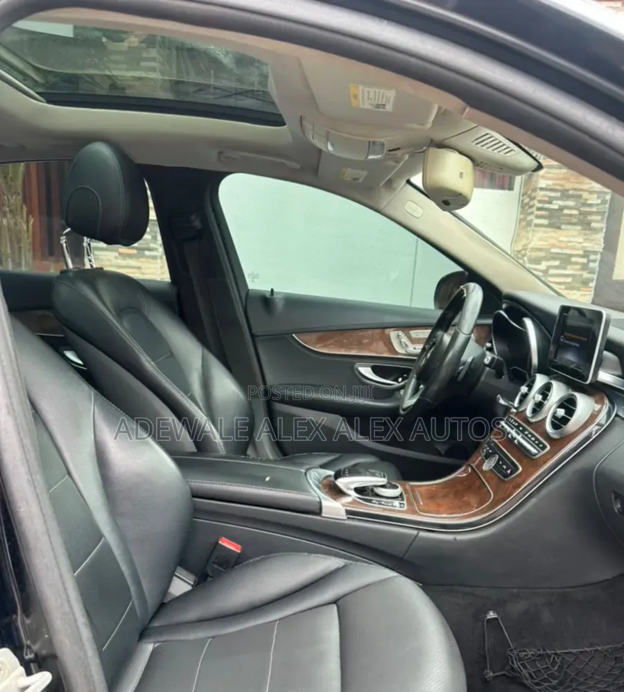 Mercedes-Benz C300 2016 Black