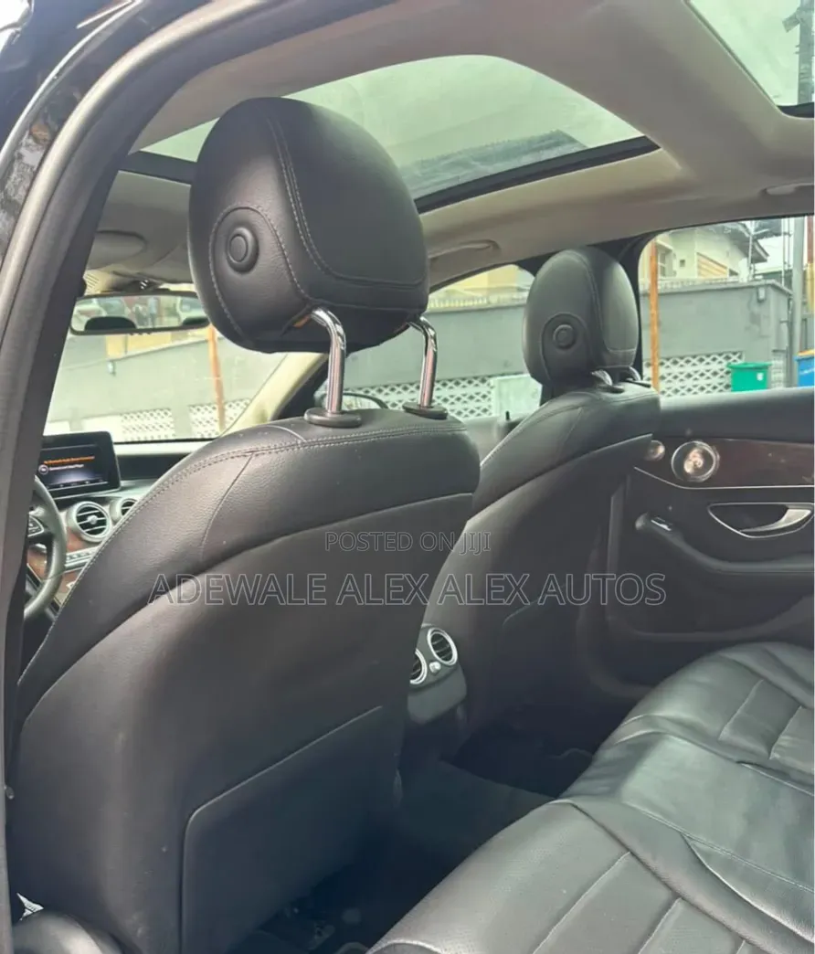 Mercedes-Benz C300 2016 Black