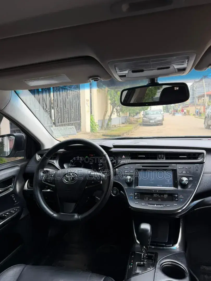Toyota Avalon Touring FWD Sedan (3.6L 6cyl 6A) 2016 White