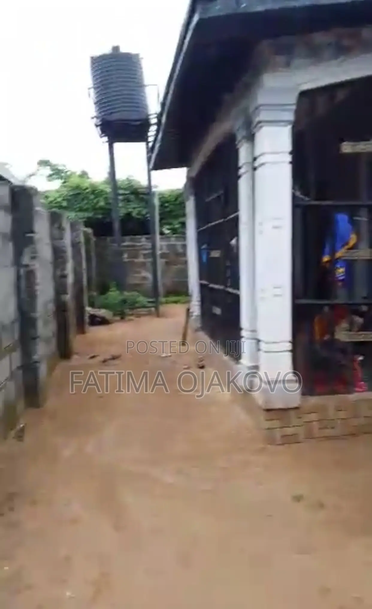7bdrm Block of Flats in Delta State for sale