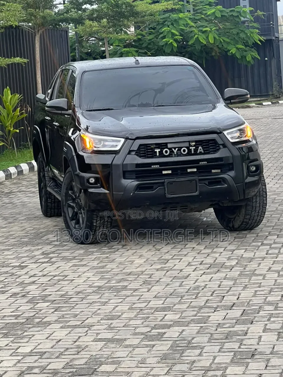 Toyota Hilux 2022 Black