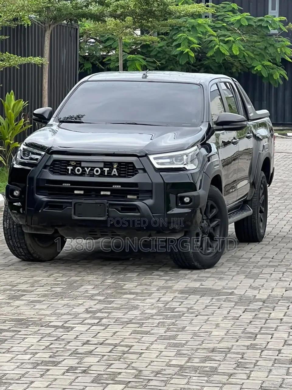 Toyota Hilux 2022 Black