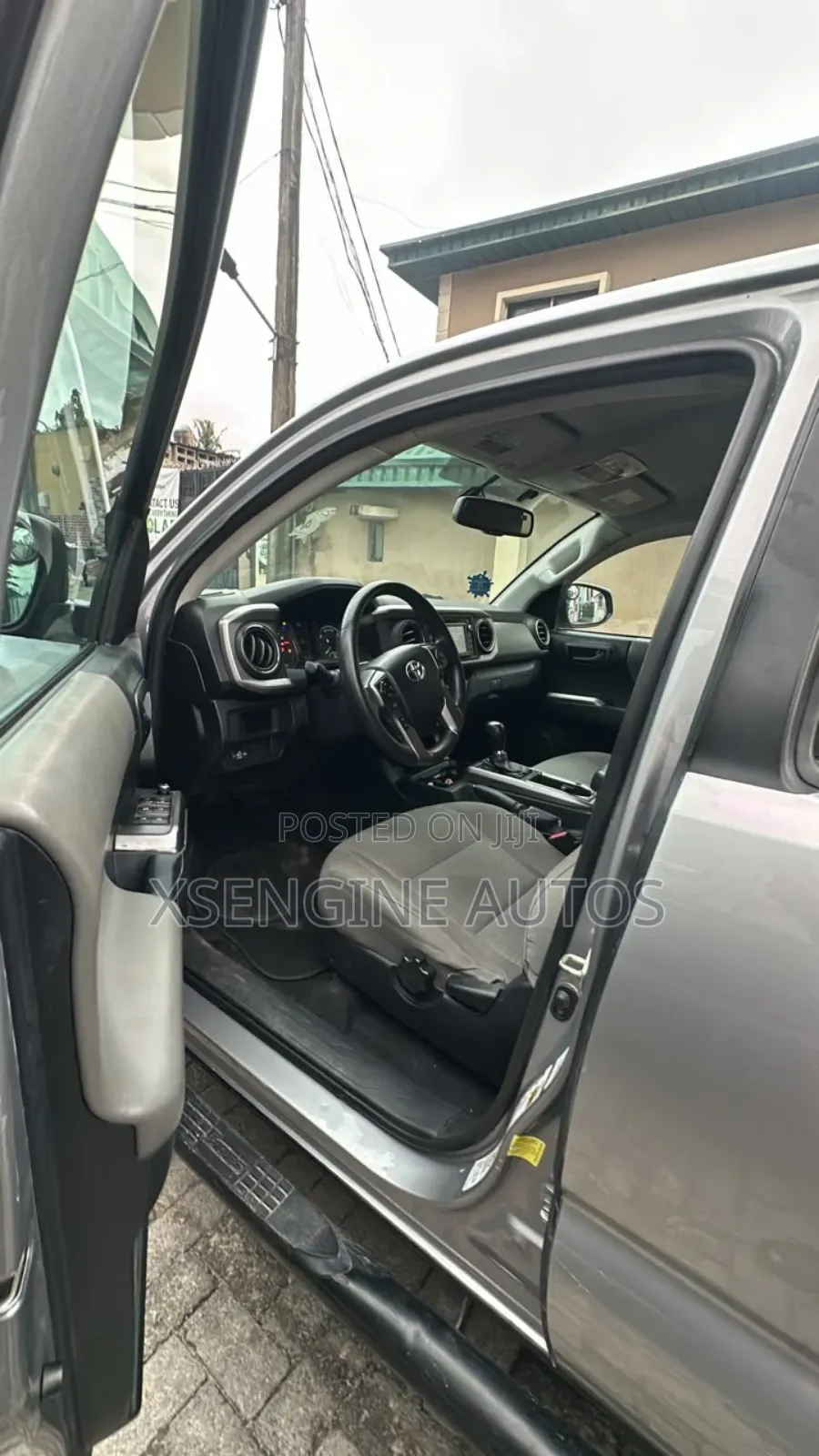 Toyota Tacoma SR5 2017 Silver
