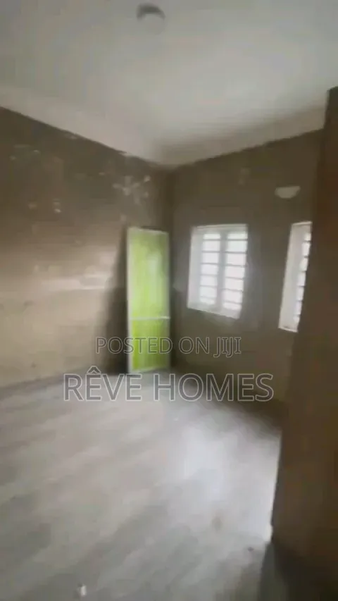 2bdrm Block of Flats in Fadeyi for rent