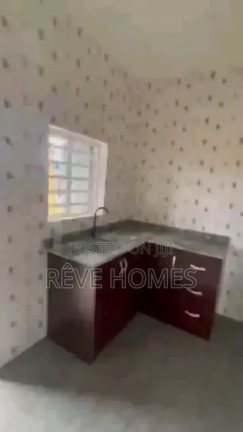 2bdrm Block of Flats in Fadeyi for rent