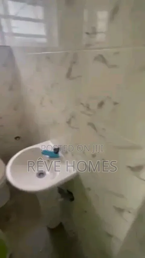 2bdrm Block of Flats in Fadeyi for rent