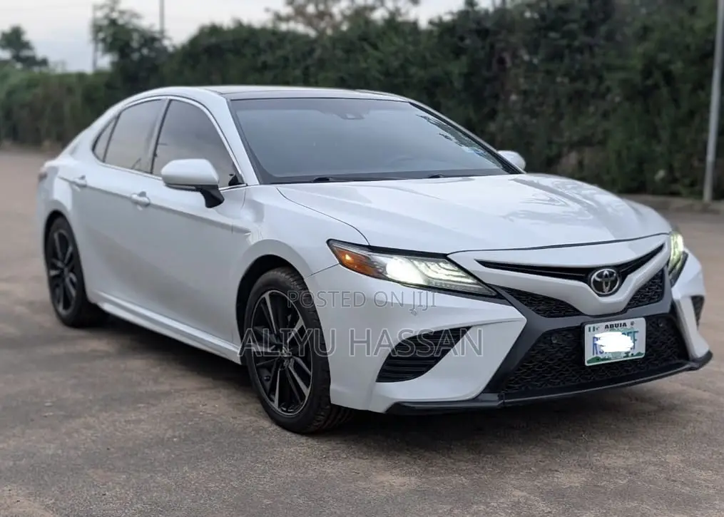Toyota Camry 2019 White