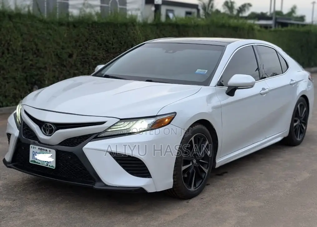 Toyota Camry 2019 White