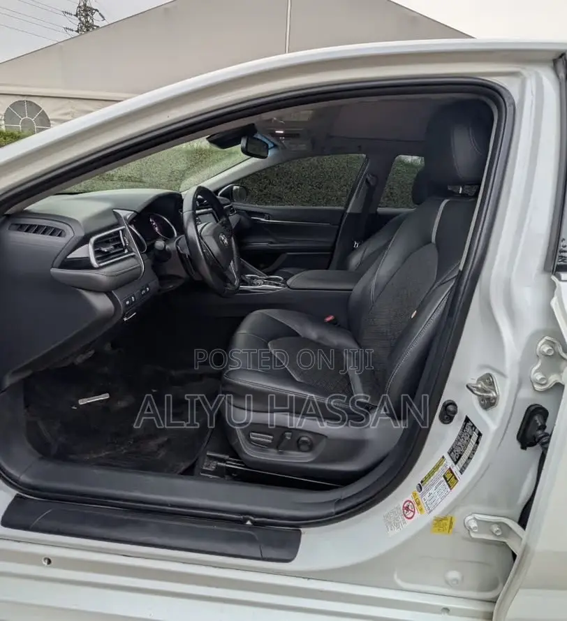 Toyota Camry 2019 White
