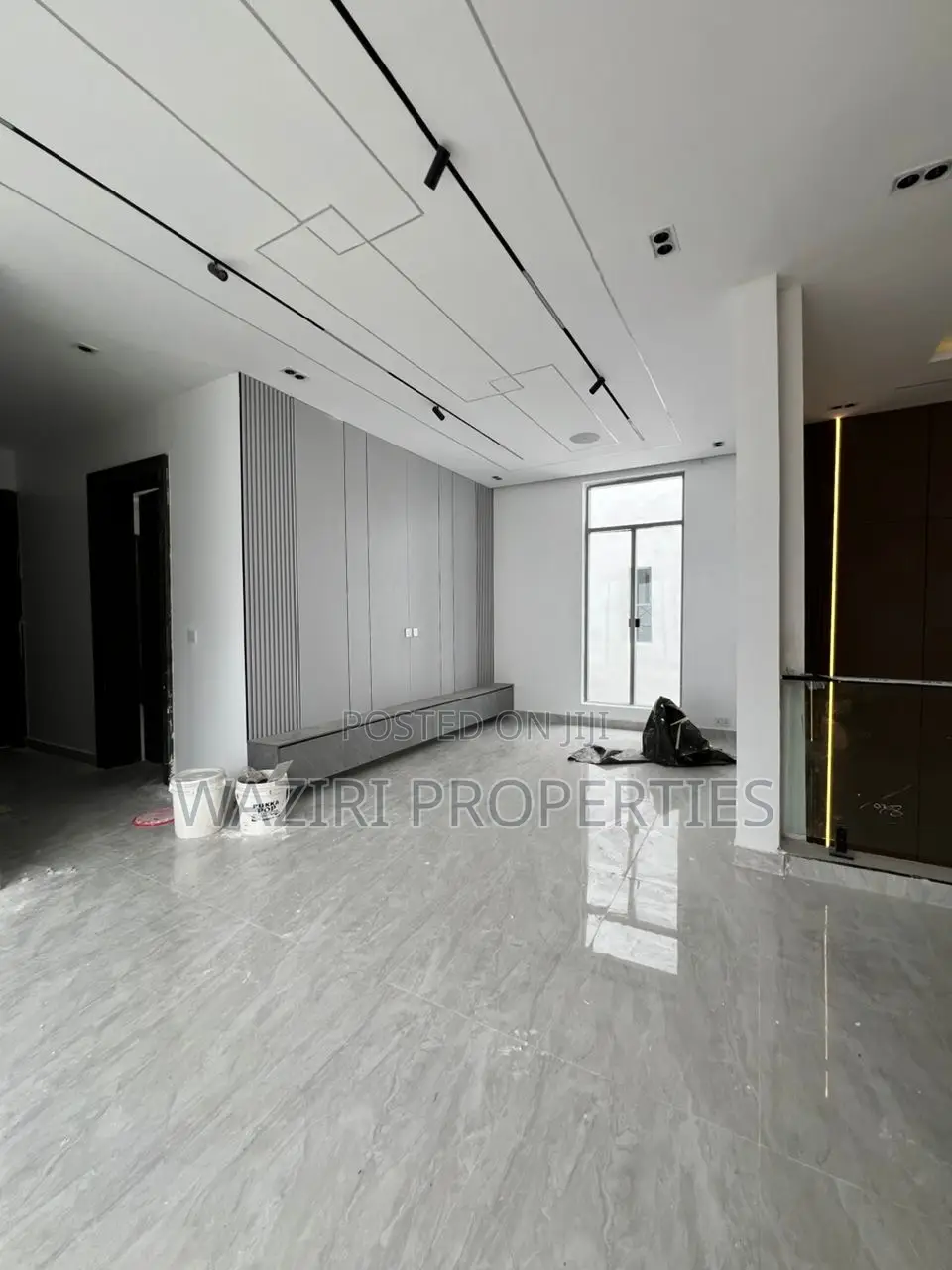 5bdrm Duplex in Osapa london for sale