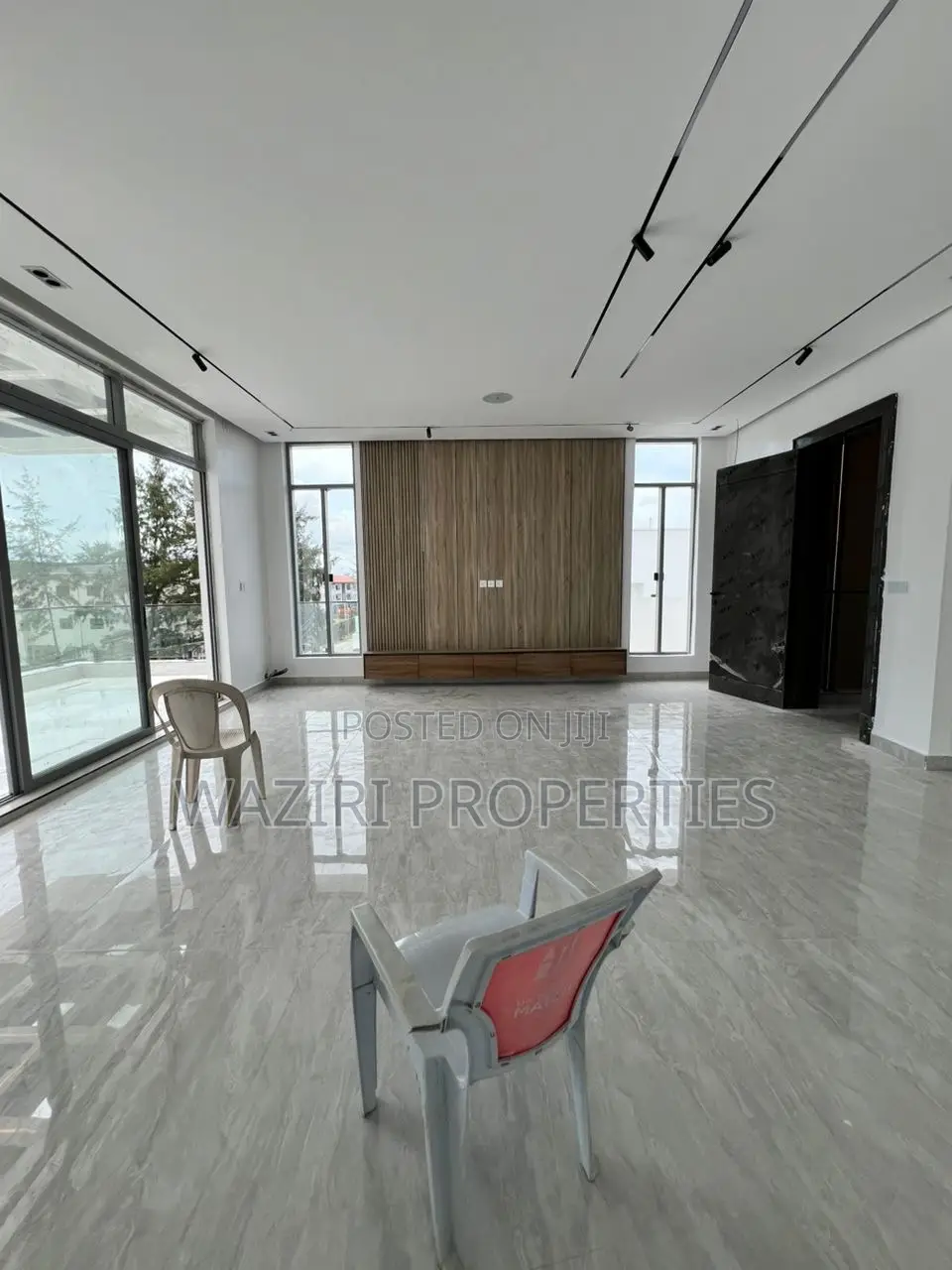 5bdrm Duplex in Osapa london for sale