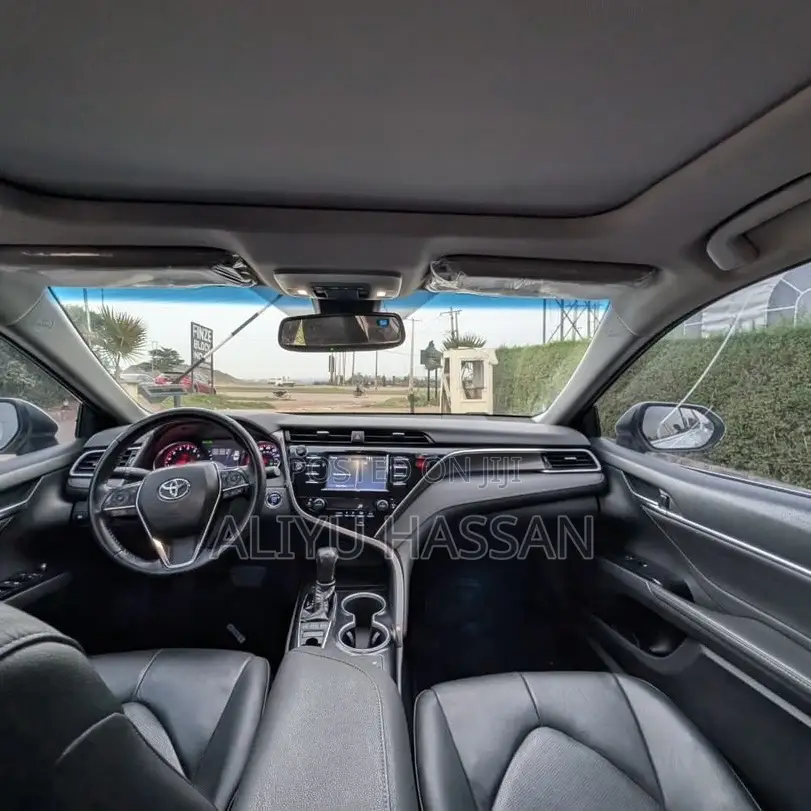 Toyota Camry 2019 White