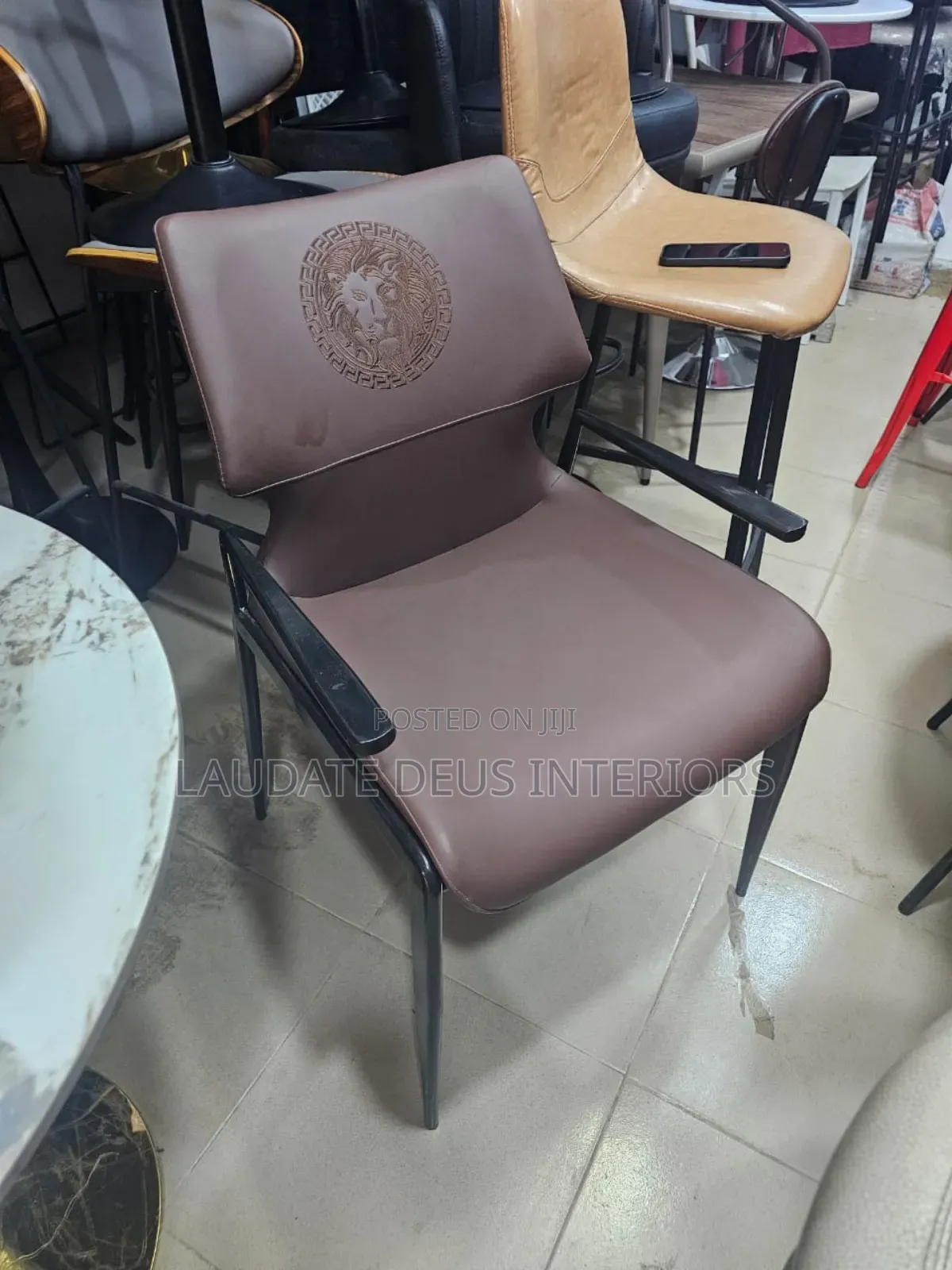 Premium 3 in 1 Discussion Chair With Table
