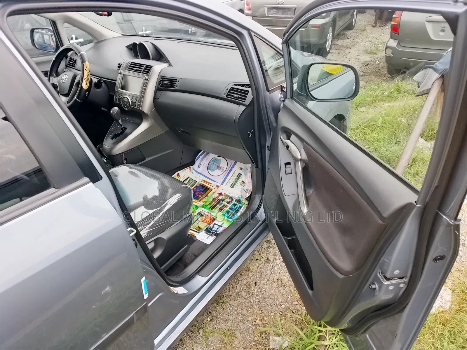 Direct Tokunbo Toyota Avensis Verso 2016. 2017. Keyless Entry Limited