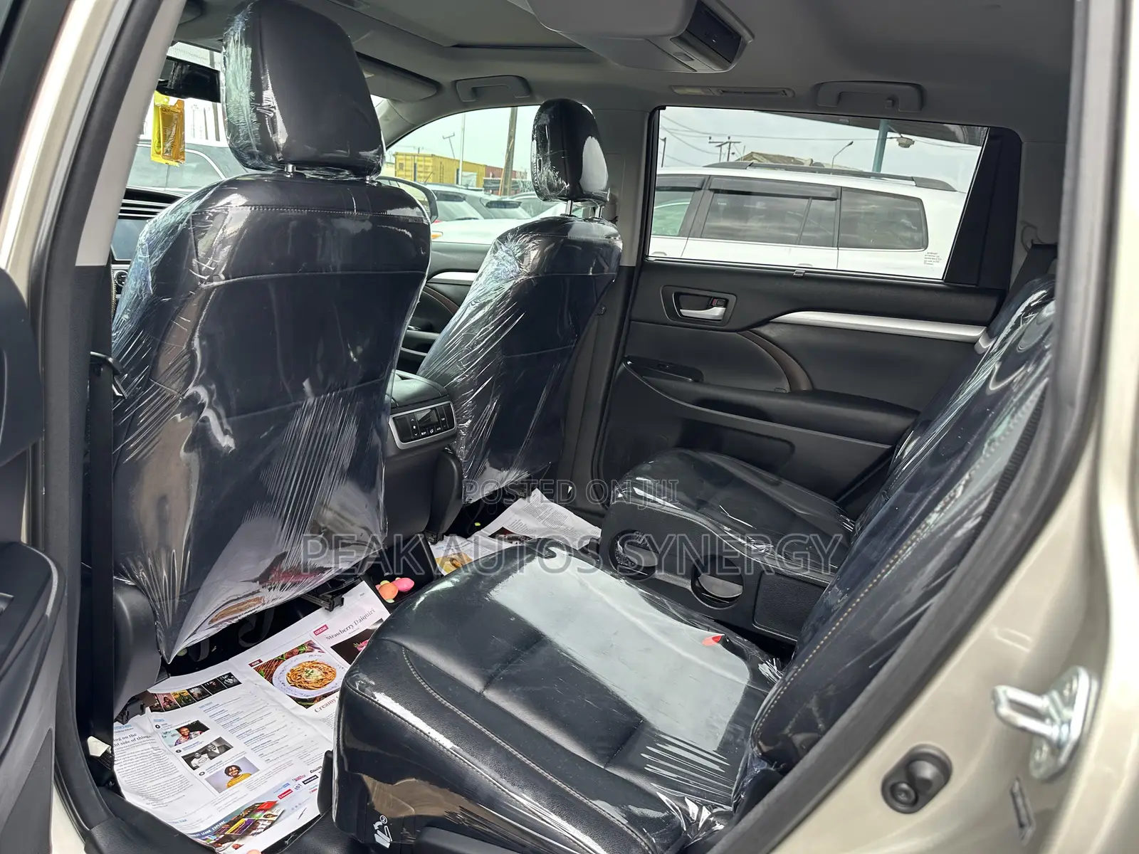 Toyota Highlander XLE 4dr SUV (3.5L 6cyl 6A) 2015 Gold