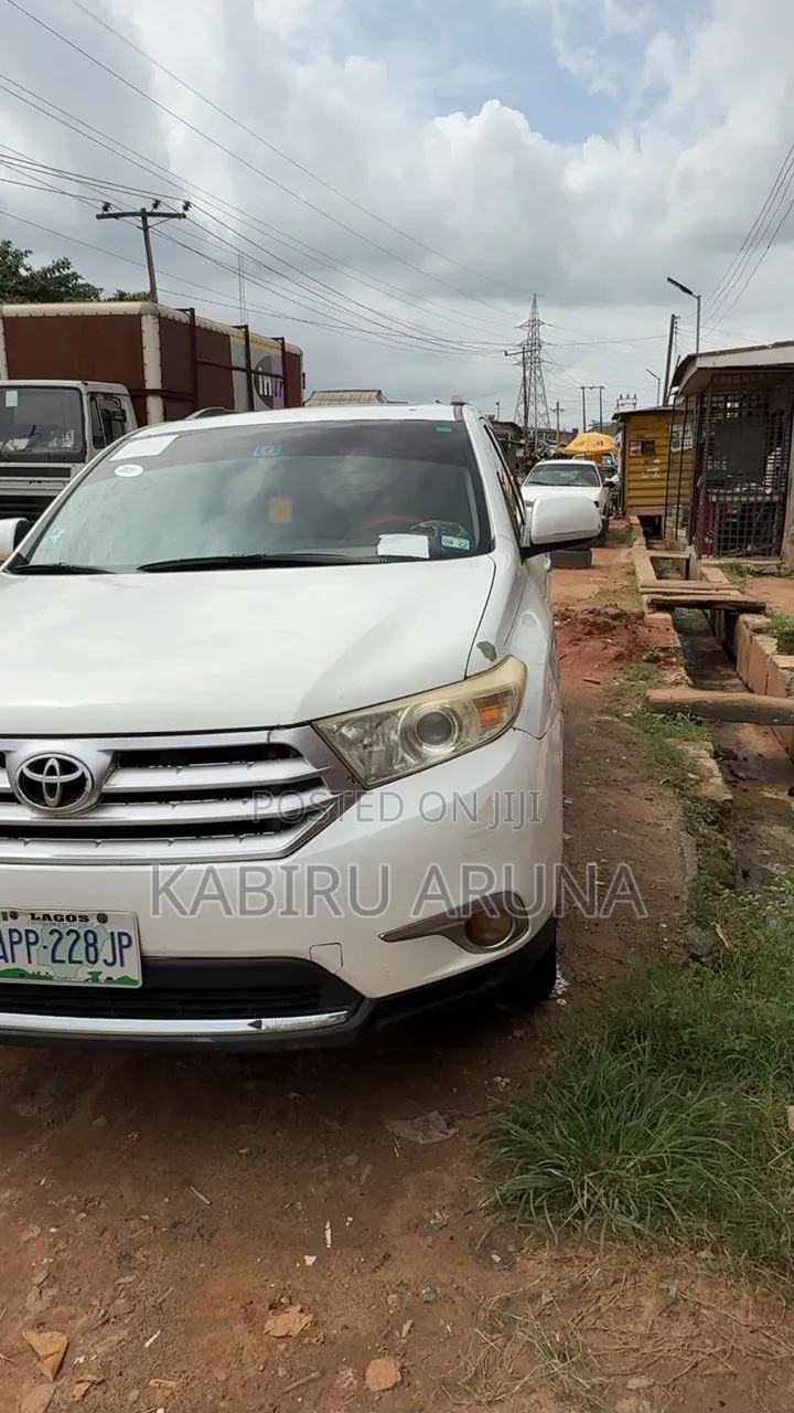 Toyota Highlander 2011 White
