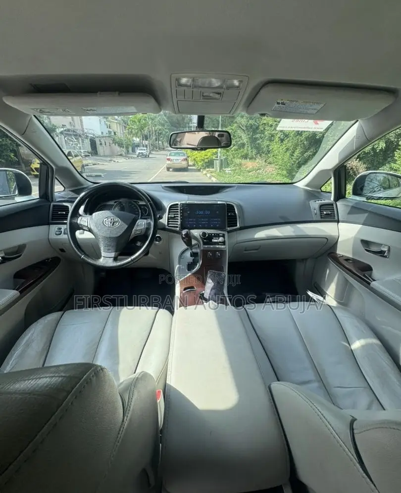 Toyota Venza XLE 2012 White