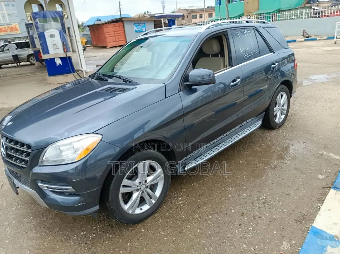Mercedes-Benz M Class ML350 4MATIC 4dr SUV AWD (3.5L 6cyl 7A) 2015 Blue