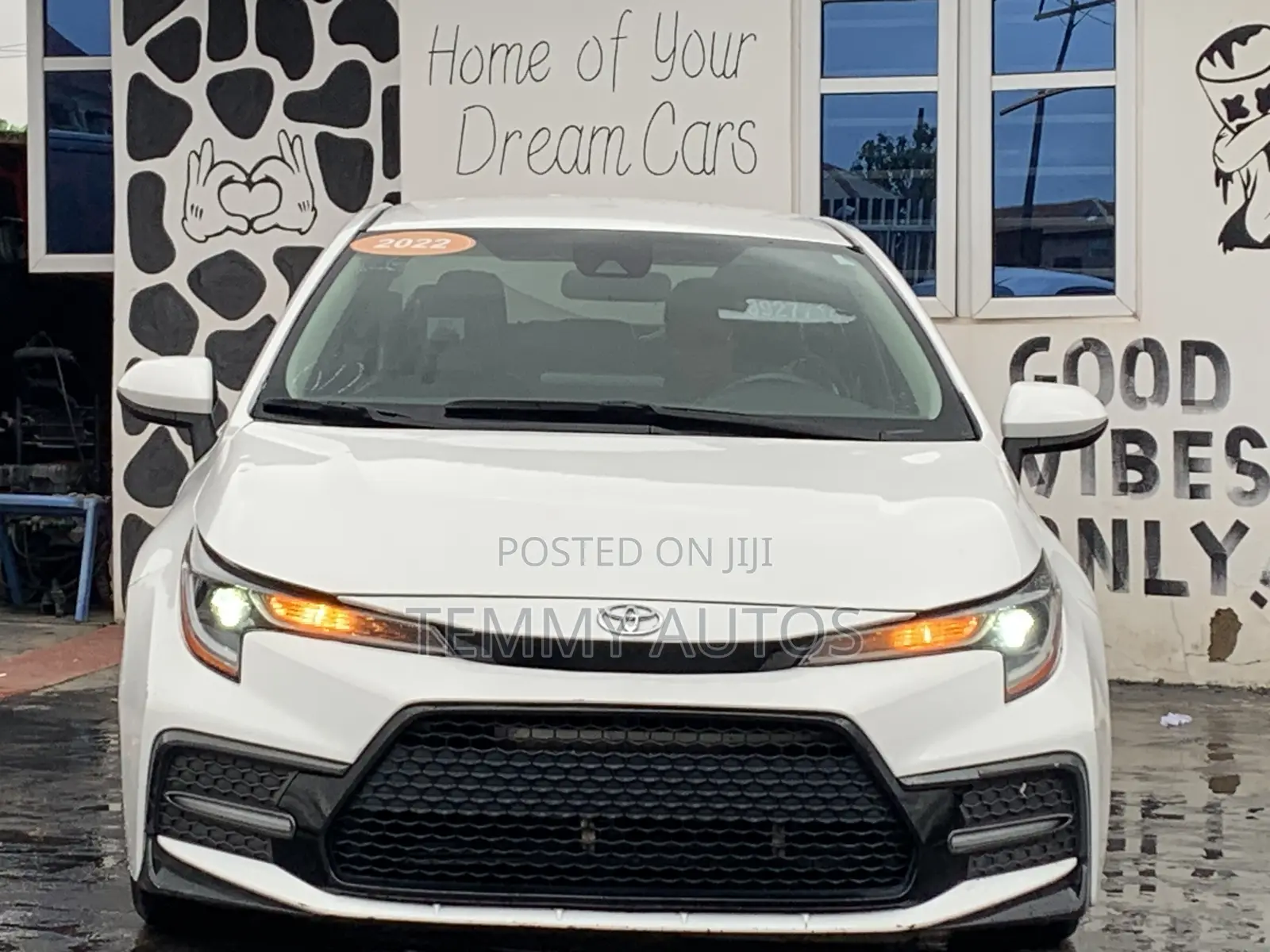 Toyota Corolla LE 2022 White